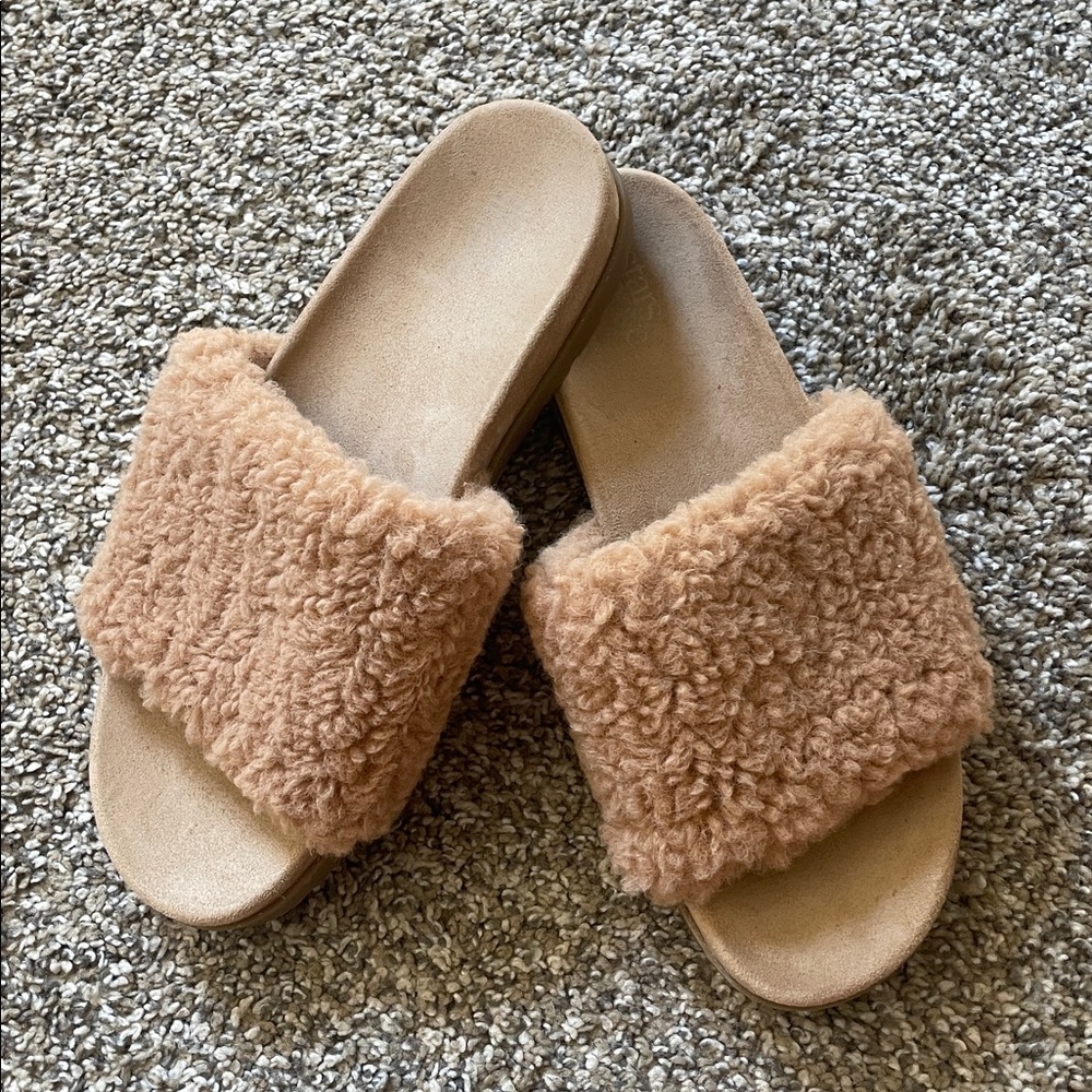 Stars Above Furry Thick Strap Sandals Casual Slip-On Slides Tan Women’s 7 NEW